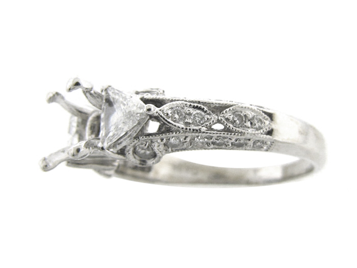 18KT W/GOLD, RD 0.36CTW, TRI 0.35CTW
