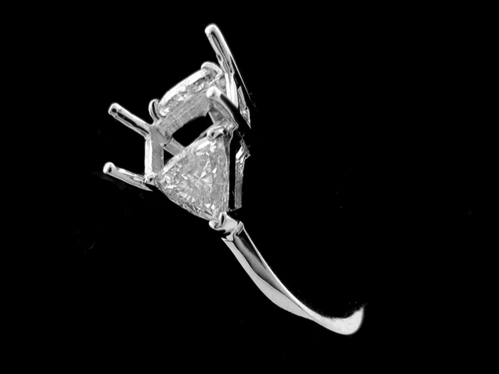 PLATINUM, TRI 0.98CTW
