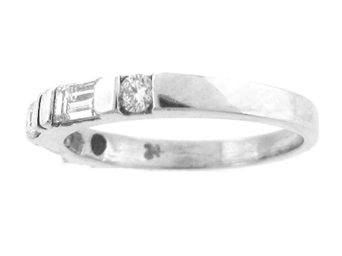 14KT W/GOLD,  RD 0.12CTW,  BAG 0.18CTW