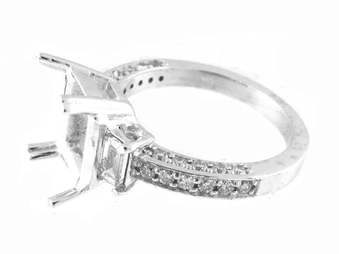 14KT W/GOLD, RD 0.65CTW, BAG 0.18CTW