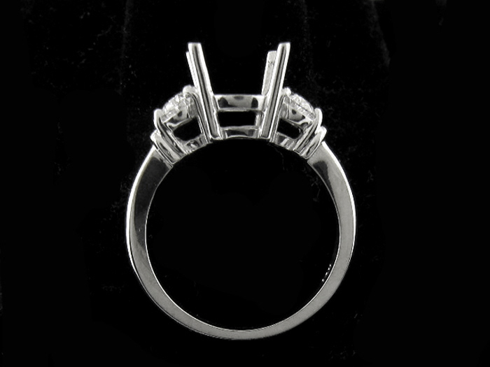 14KT W/GOLD, OVAL 0.60CTW